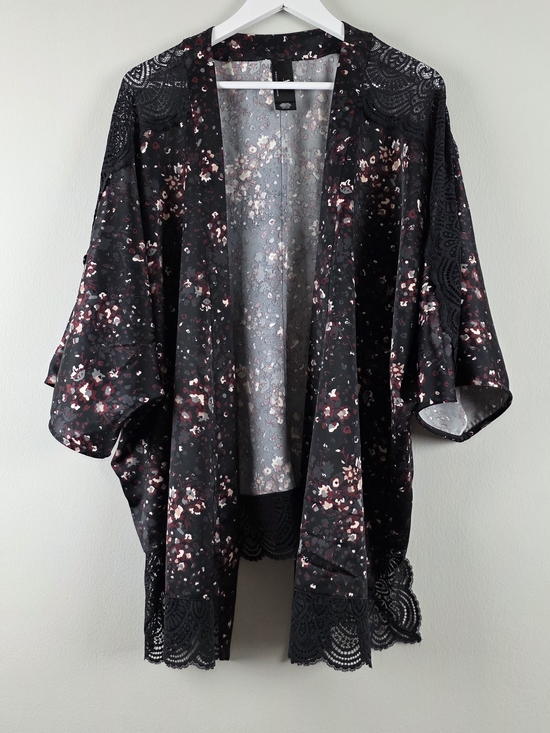 Ashley Graham Other - Ashley Graham Black Floral Lace-Trim Kimono Robe